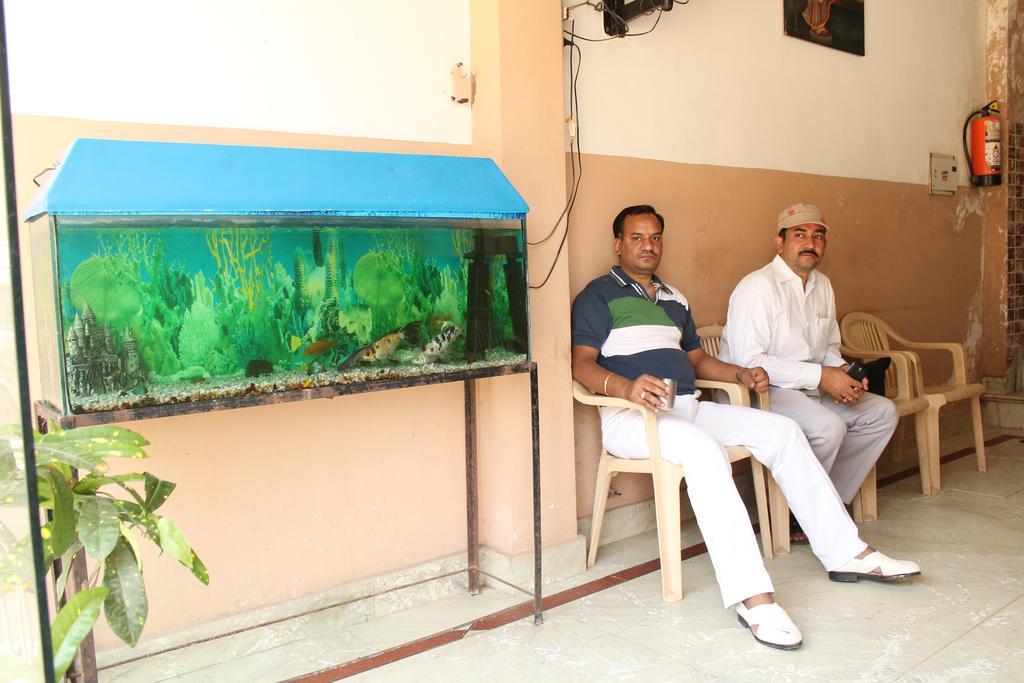 Krishnam Guest House 마투라 외부 사진